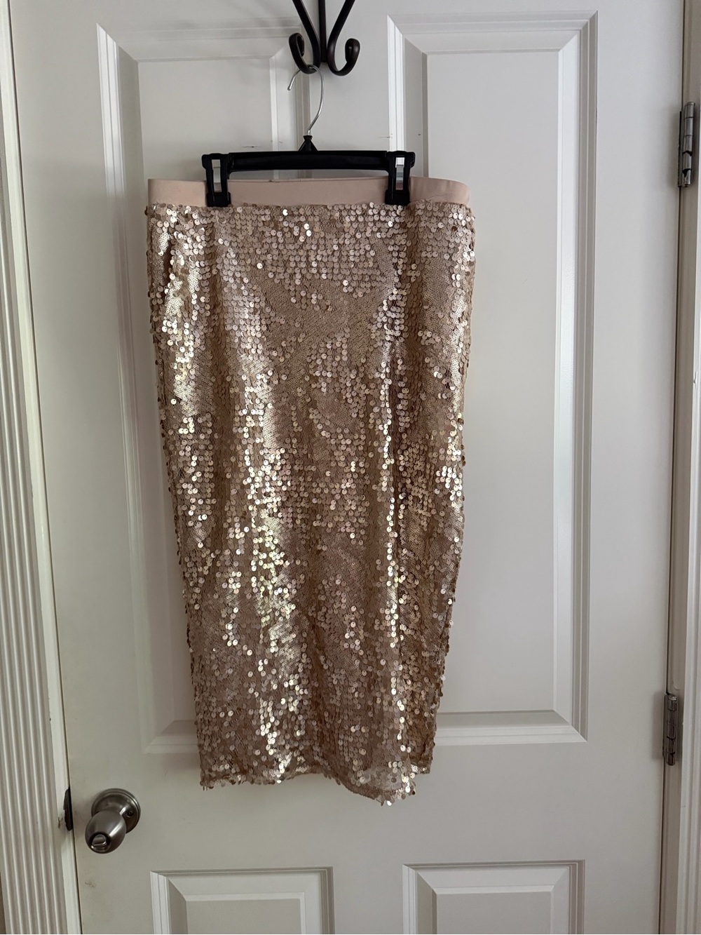 Tildon Sequin Midi Skirt in Champagne Gold